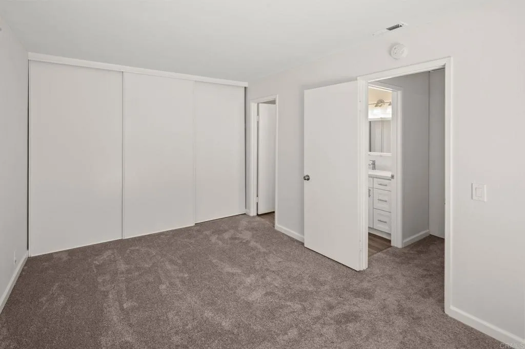 https://cdn.realtyfeed.com/cdn/127/306740334/b43432c961e5a9b63354fdfe7808bc24.webp