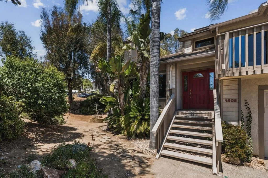 https://cdn.realtyfeed.com/cdn/127/306740337/cc993ece1d00c4cd122522a66aad206e.webp
