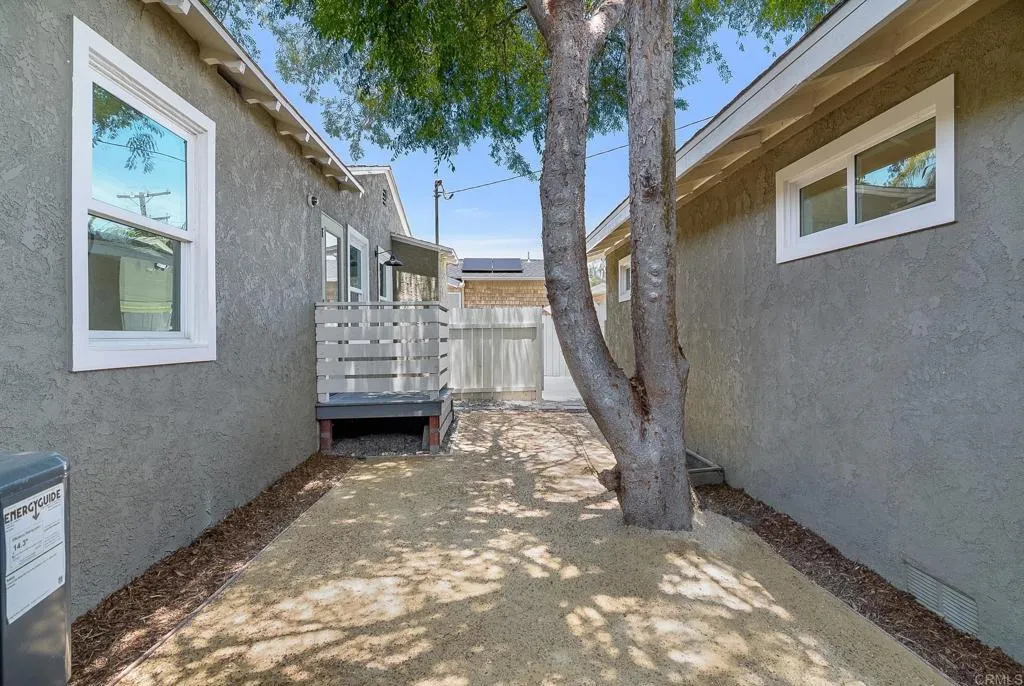 https://cdn.realtyfeed.com/cdn/127/306740352/a756dd4bf1dee4ff0478f3b351a1155b.webp
