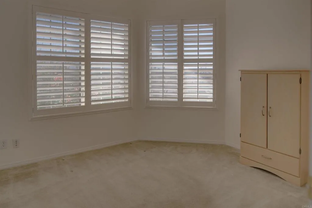 https://cdn.realtyfeed.com/cdn/127/306740361/672a978104f77ab8ed2563a42f65723e.webp