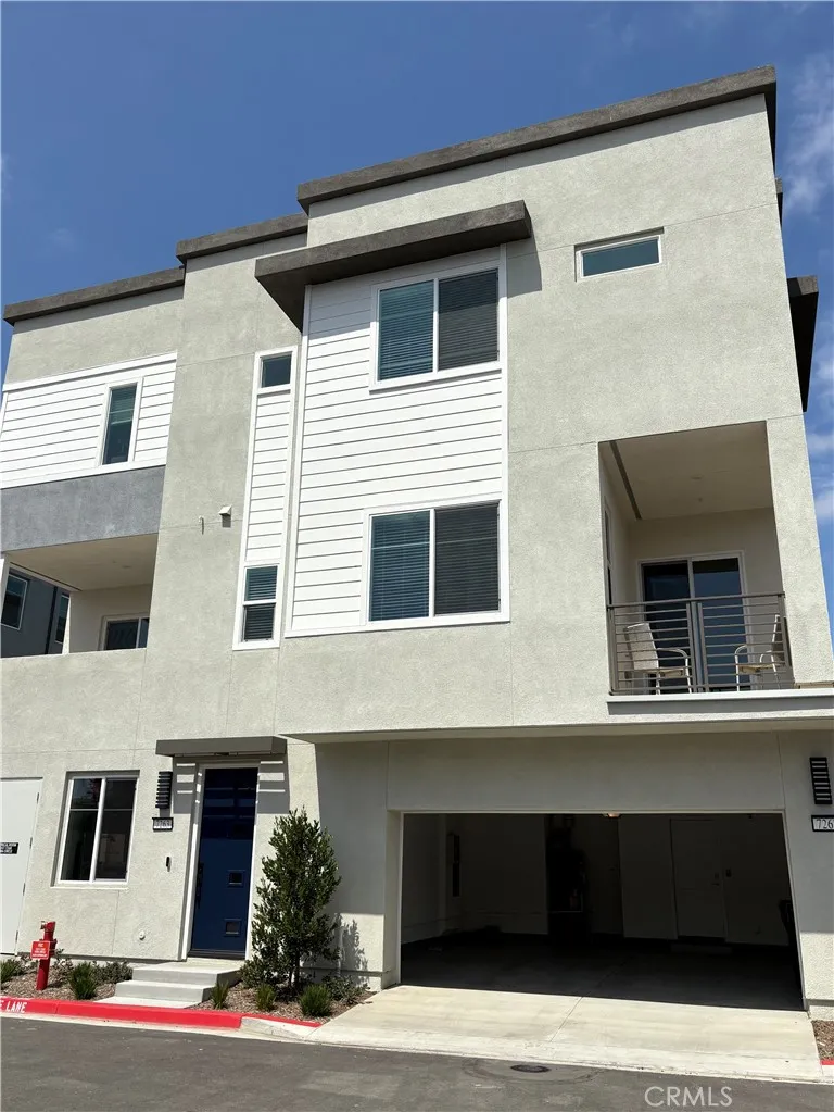 Huntington Beach, CA 92647