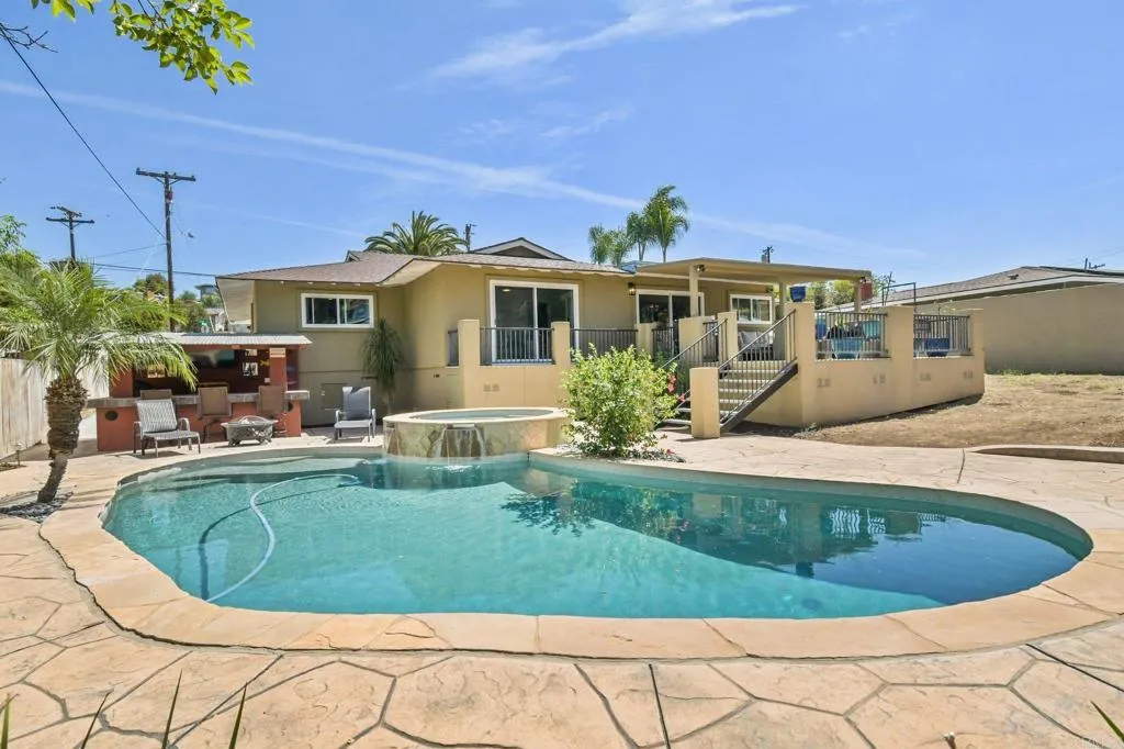 https://cdn.realtyfeed.com/cdn/127/306740414/5040f45eceea7d593f8bfa99e6047071.webp