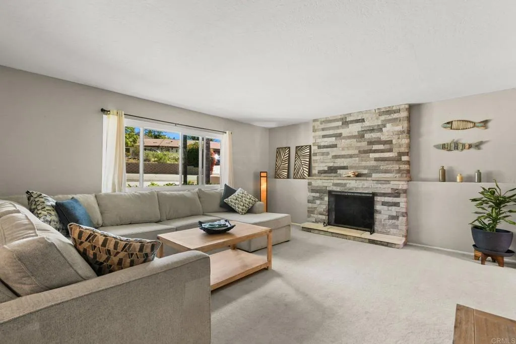 https://cdn.realtyfeed.com/cdn/127/306740414/5e742b7f7d68cce3592058f5496f67c9.webp