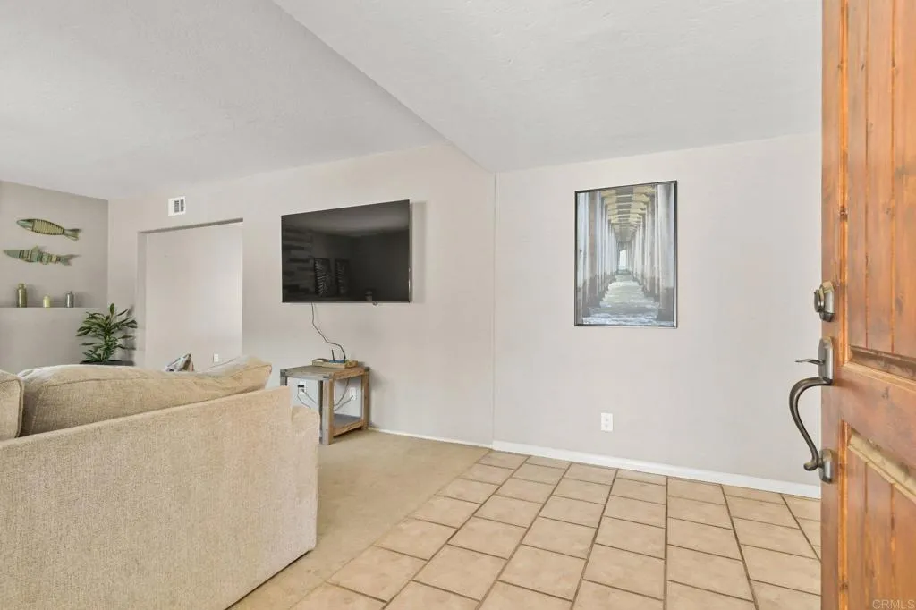 https://cdn.realtyfeed.com/cdn/127/306740414/b9594139477e36ffcf1d11bbf7d1eafe.webp