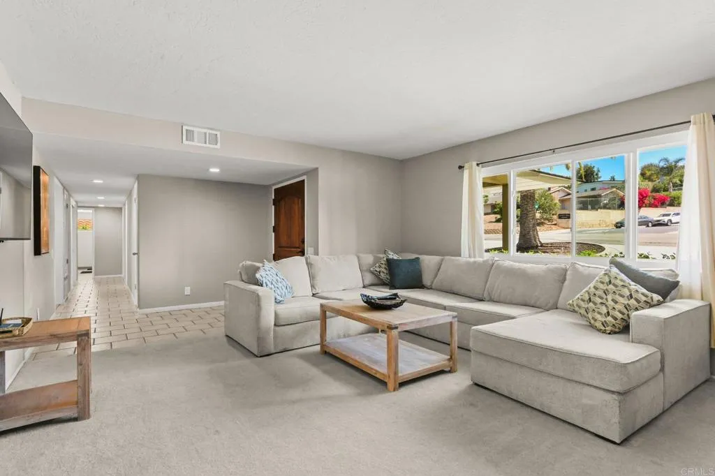 https://cdn.realtyfeed.com/cdn/127/306740414/de608029d5ab48121d326309cfeeb931.webp