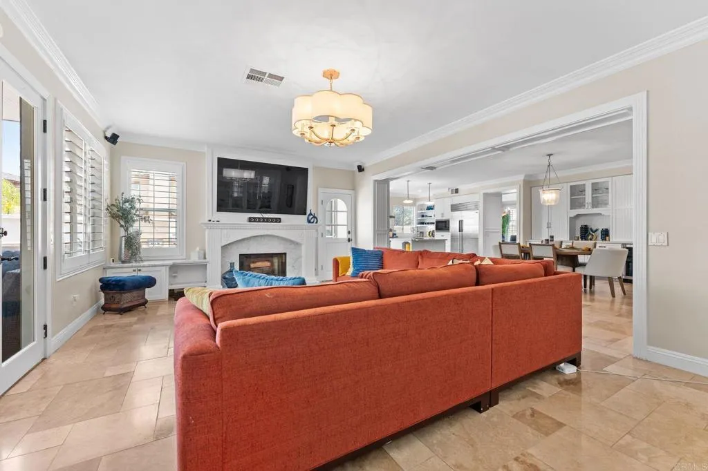 https://cdn.realtyfeed.com/cdn/127/306740427/1bee6c88c268a4e405dad0866dfff7f6.webp
