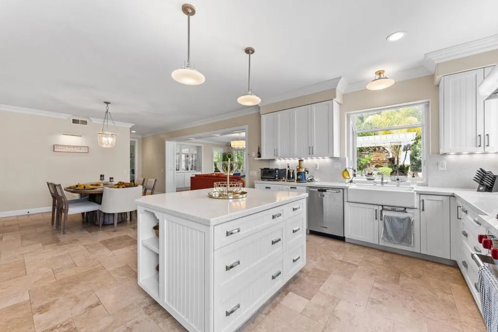 https://cdn.realtyfeed.com/cdn/127/306740427/75c54677bece298cf165116be14b52bc.webp