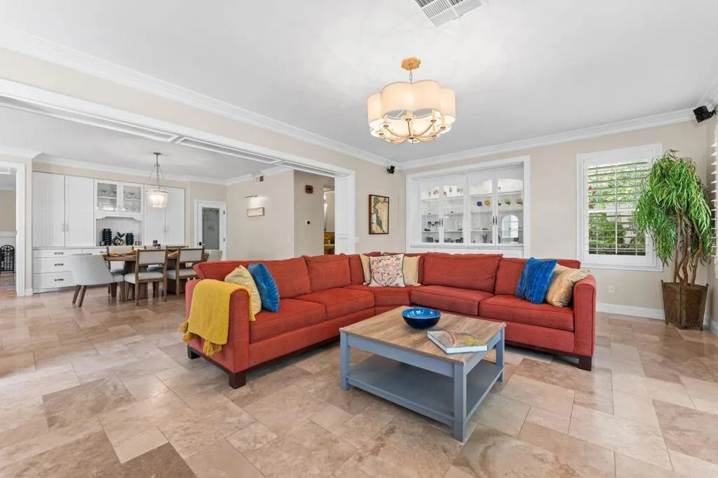 https://cdn.realtyfeed.com/cdn/127/306740427/c70a998ad58c5f83bbb0bbff0e5f7a96.webp