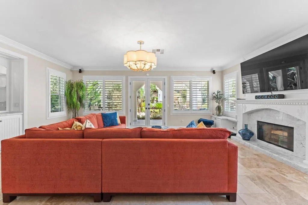 https://cdn.realtyfeed.com/cdn/127/306740427/dbac2eaa2931e5079c797dab9cb31803.webp
