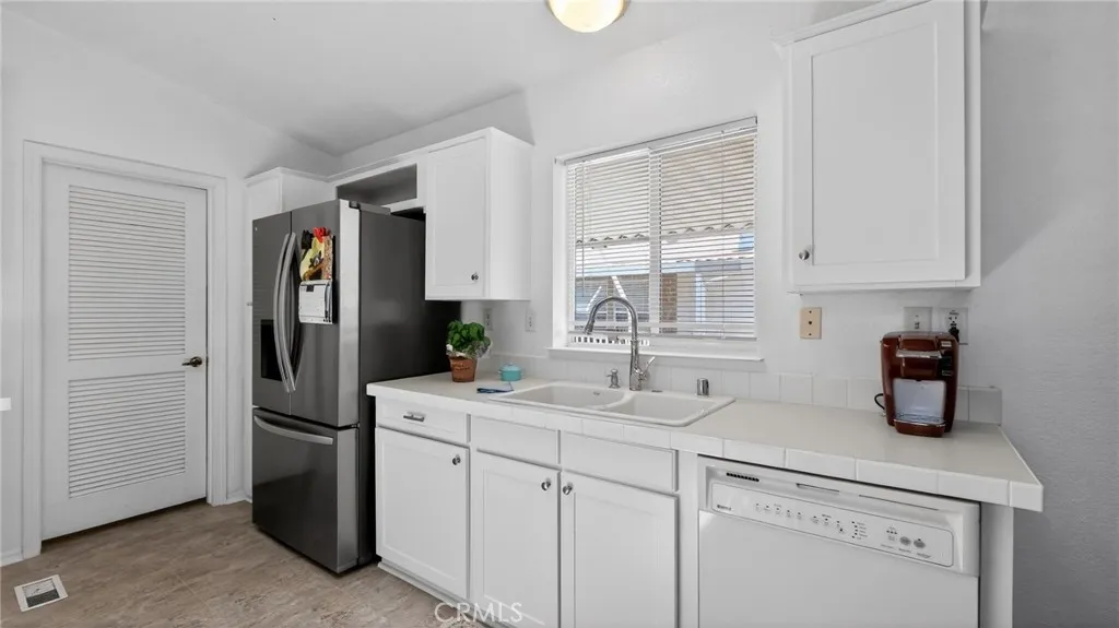 https://cdn.realtyfeed.com/cdn/127/306740472/533531c6987c536a1b286fccae990d20.webp