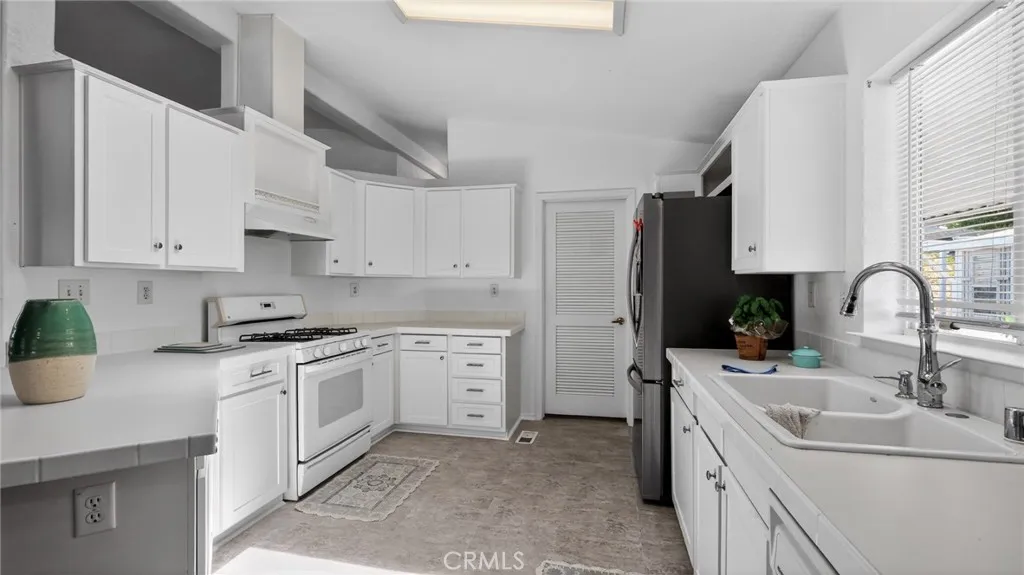 https://cdn.realtyfeed.com/cdn/127/306740472/5a8005fc9abb3b98b8b600a4e8bdc762.webp