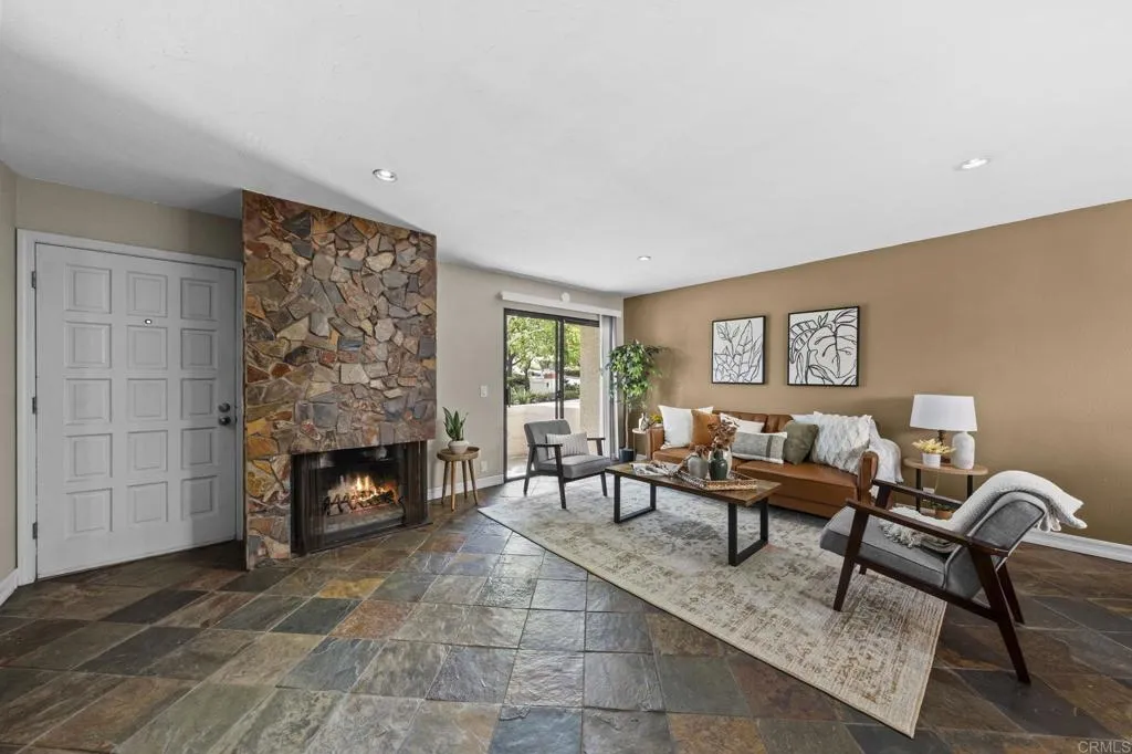 2710 Ariane Drive Unit 3, San Diego, CA 92117 - Photo 5 of 46, San Diego, CA