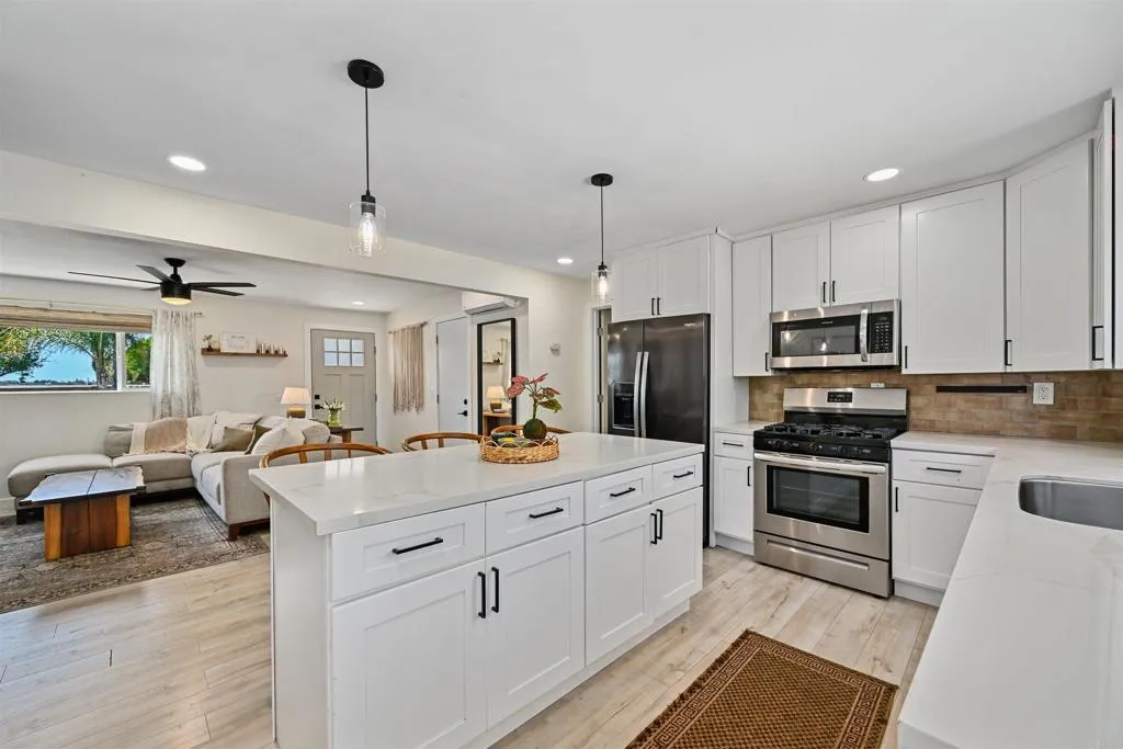 https://cdn.realtyfeed.com/cdn/127/306740495/6b0938e5b042bfcff46143de3b9c39d7.webp