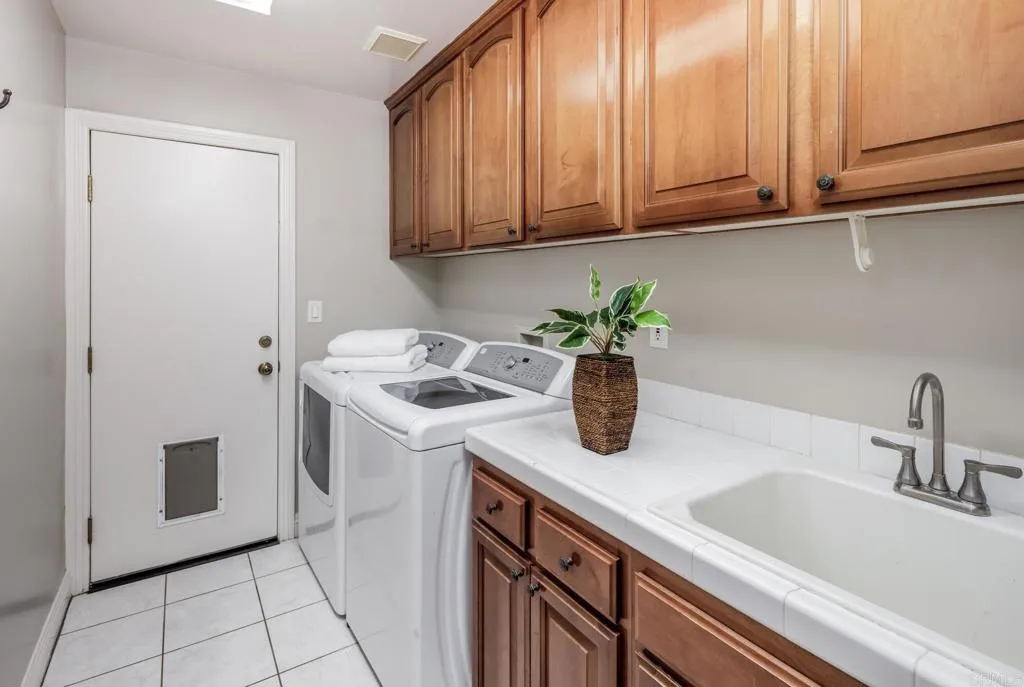 https://cdn.realtyfeed.com/cdn/127/306740496/205c4331eca67b20ffeb3a89ad094e6e.webp