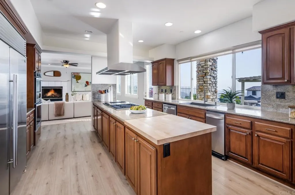 https://cdn.realtyfeed.com/cdn/127/306740496/f556a8c60f0e0d517966fd619f7a8f4a.webp