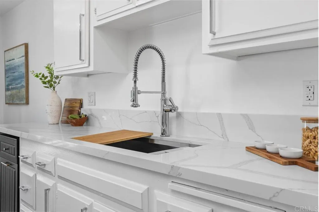 https://cdn.realtyfeed.com/cdn/127/306740511/0110e6f2f98ae0d76bbc52aa8acf28bb.webp