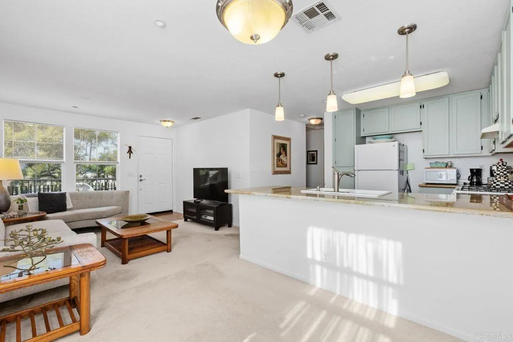 https://cdn.realtyfeed.com/cdn/127/306740516/08f338a42fffb9f5150d2e8d7e7e5920.webp
