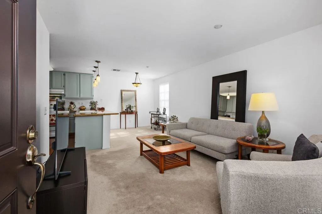 https://cdn.realtyfeed.com/cdn/127/306740516/f66ff44e6fd09ffebacc66899349c302.webp