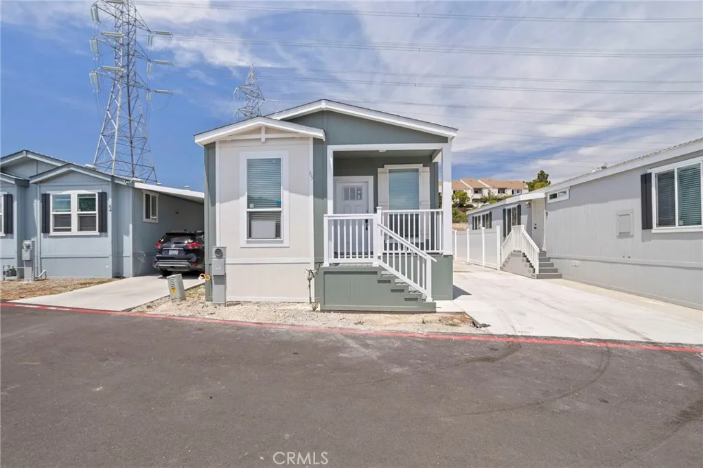 https://cdn.realtyfeed.com/cdn/127/306740549/94e5305433c1c54dcd89a6da63f92b3f.webp