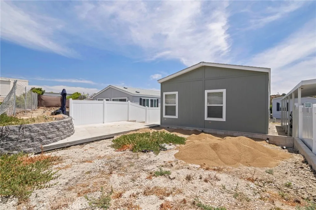https://cdn.realtyfeed.com/cdn/127/306740549/a90661c036d0360f5ff6d042d4e400de.webp