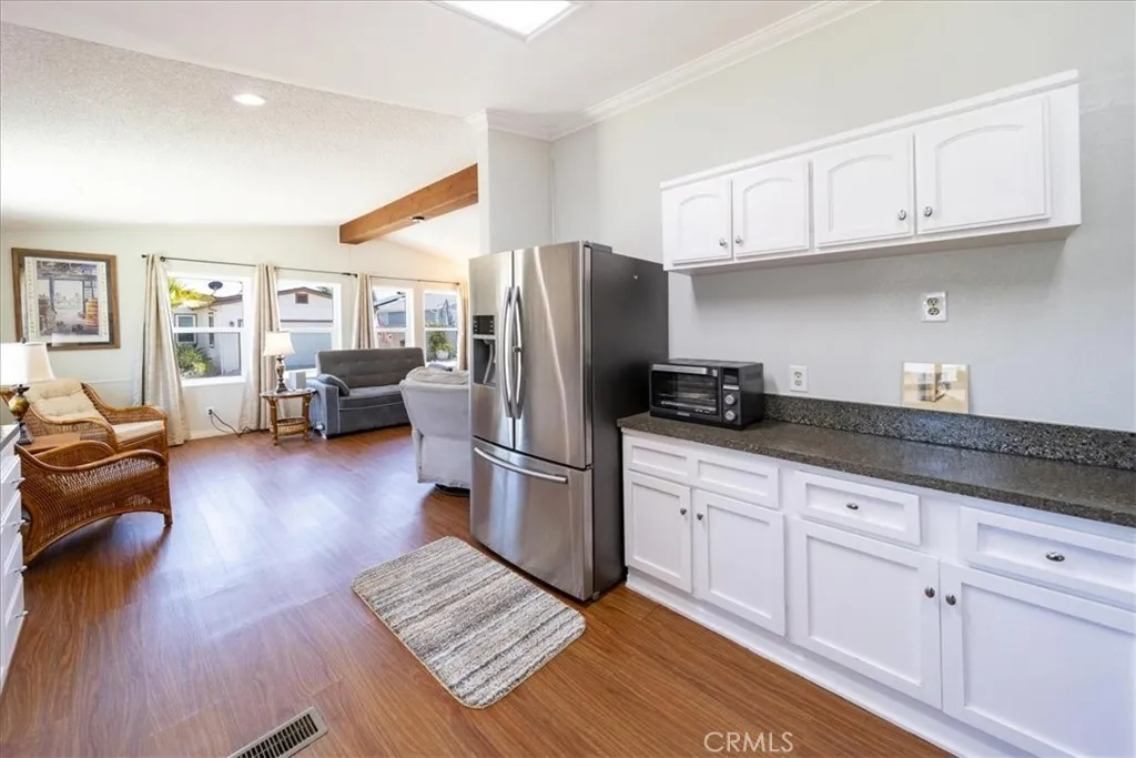 https://cdn.realtyfeed.com/cdn/127/306740553/393285e4d497dc47bcd8a63a4c973809.webp