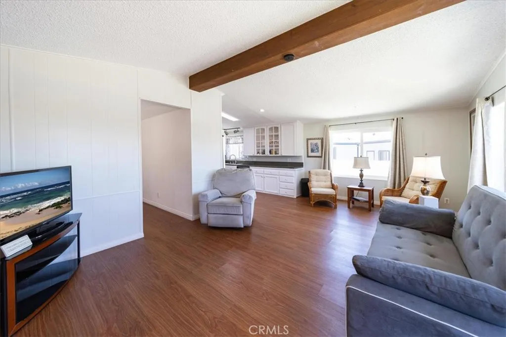 https://cdn.realtyfeed.com/cdn/127/306740553/4d0c1cc275d8dd1915d8238cf229b2ba.webp
