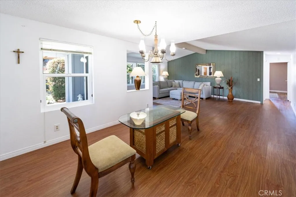 https://cdn.realtyfeed.com/cdn/127/306740553/7384ddcccd0f815bf228a7c601995d41.webp