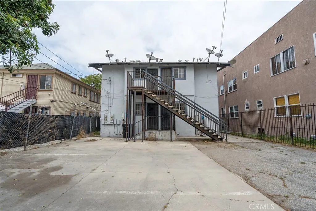 914 W 41st Street, Los Angeles, CA 90037 - Photo 5 of 50, Los Angeles, CA