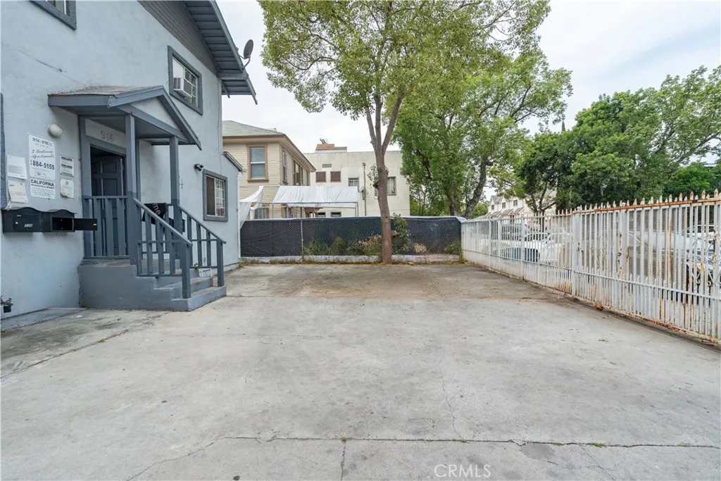 914 W 41st Street, Los Angeles, CA 90037 - Photo 2 of 50, Los Angeles, CA