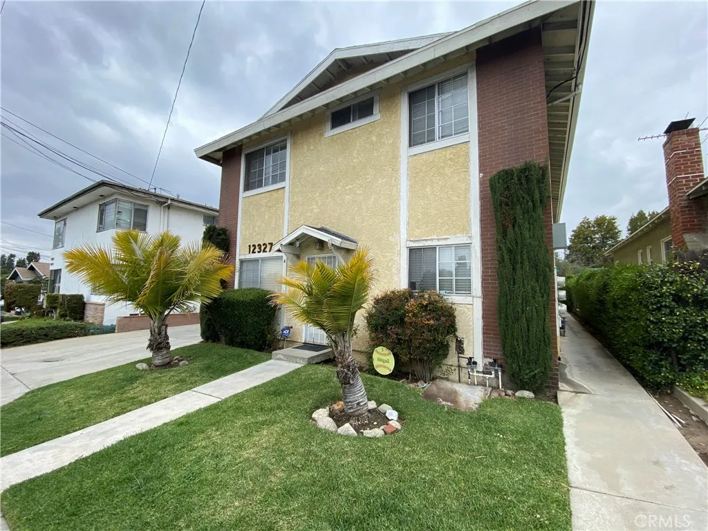 12327 Beverly Unit C3