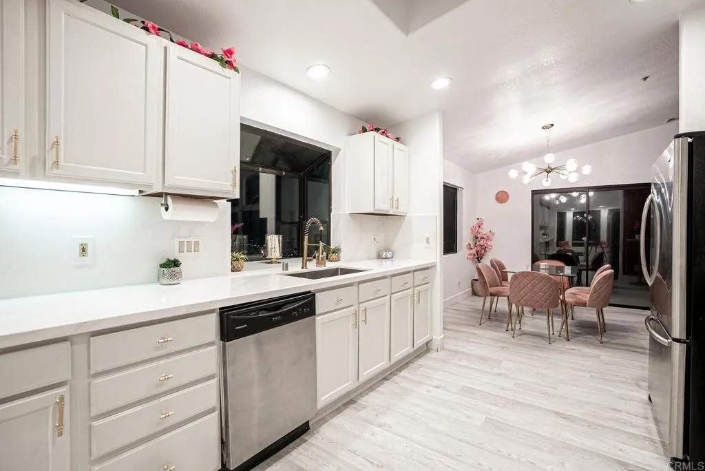 https://cdn.realtyfeed.com/cdn/127/306740638/1195665dcdf2c2e8b53be7dd8b7f8695.webp