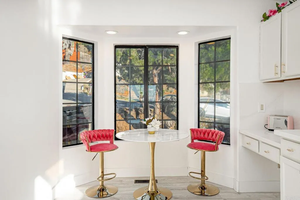 https://cdn.realtyfeed.com/cdn/127/306740638/246b5ee4235209ee038d16fb89696fb6.webp