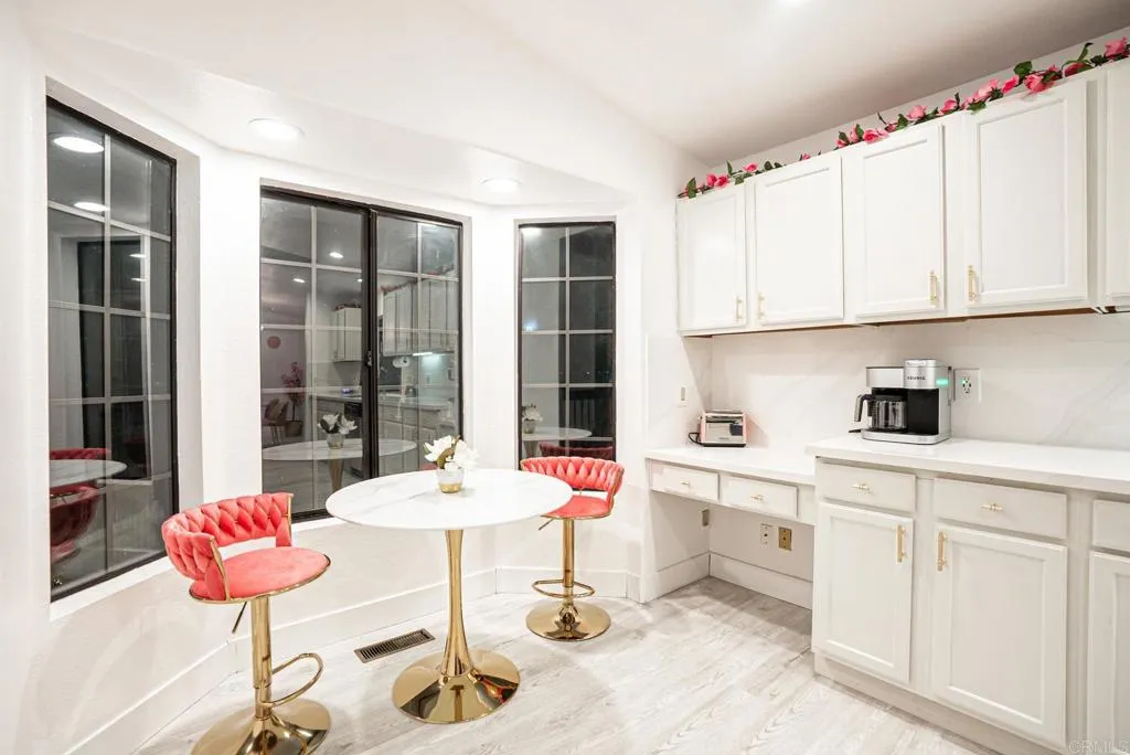https://cdn.realtyfeed.com/cdn/127/306740638/2beb6c7c4cb1d5f6158b8c71bc4ed6c7.webp