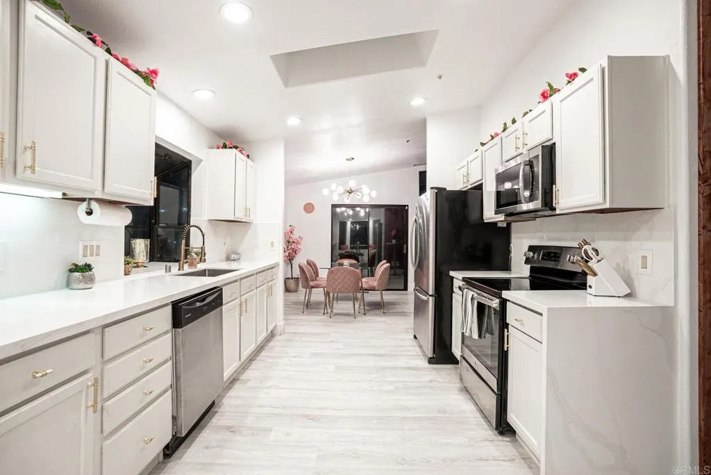 https://cdn.realtyfeed.com/cdn/127/306740638/8984f1b5f23ad936966badebf22914bc.webp