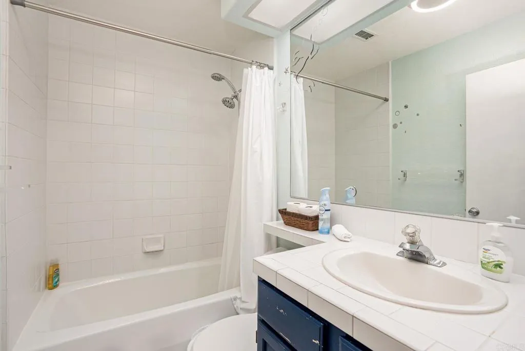 https://cdn.realtyfeed.com/cdn/127/306740638/8cc677cfe0b151dba232364e317714b3.webp