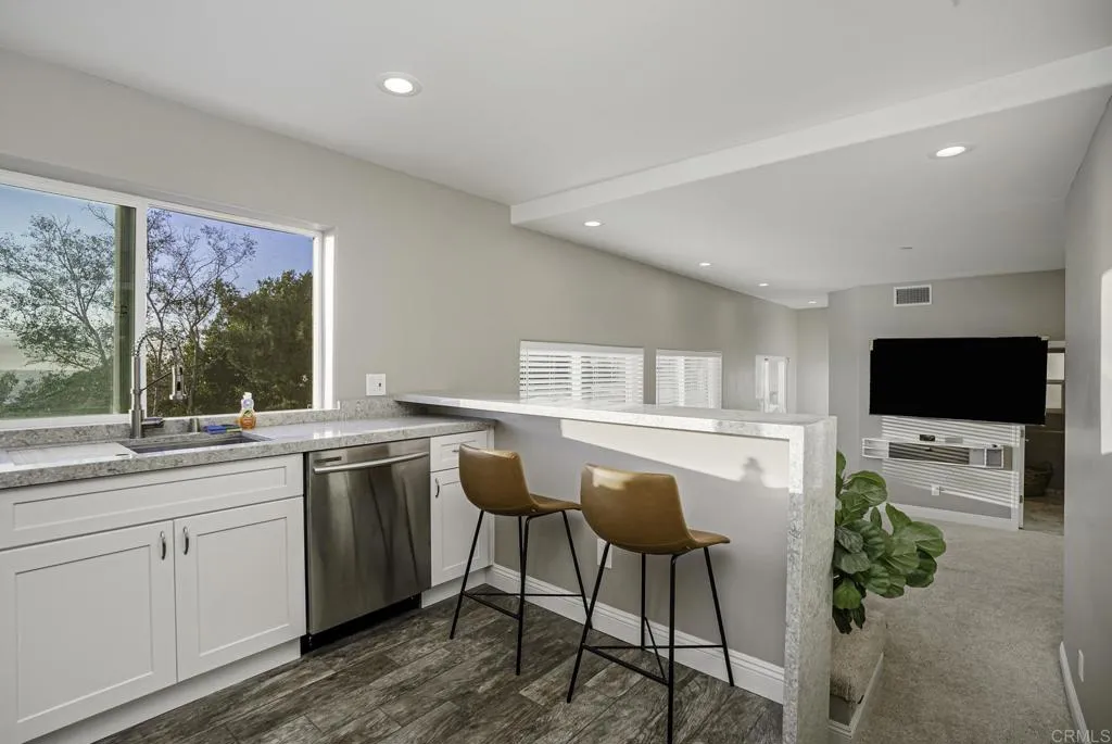 https://cdn.realtyfeed.com/cdn/127/306740638/98499eb7a7f0a9afe6d5a4a1063e27a9.webp