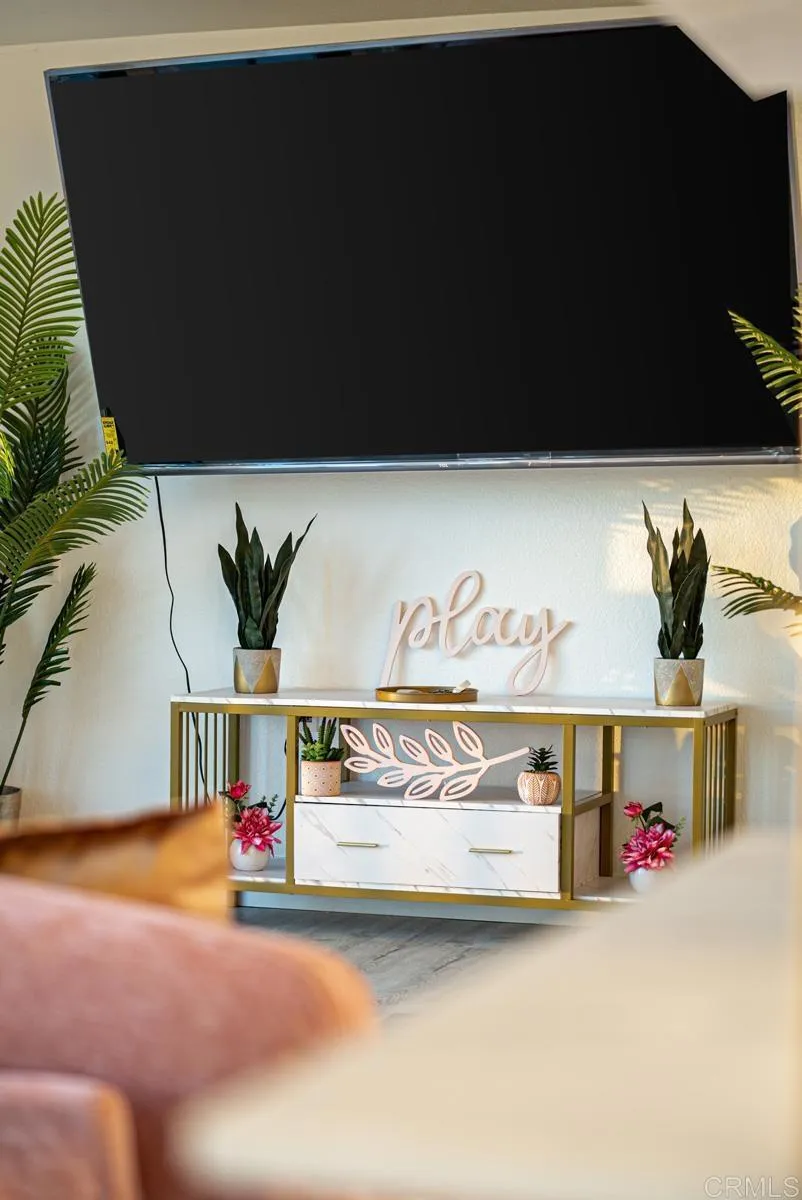 https://cdn.realtyfeed.com/cdn/127/306740638/be9594c14a113ca6f9e84a2d35398052.webp
