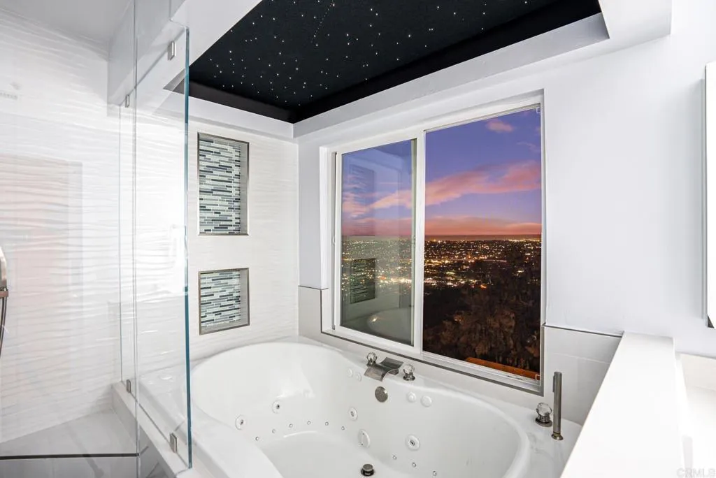 https://cdn.realtyfeed.com/cdn/127/306740638/f3cc182e3f3d92c7212c25632c9b2f92.webp