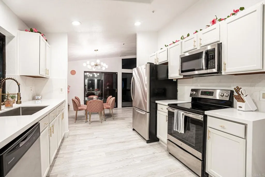 https://cdn.realtyfeed.com/cdn/127/306740638/f964ad9450c61db41cba2fda3fc1d878.webp