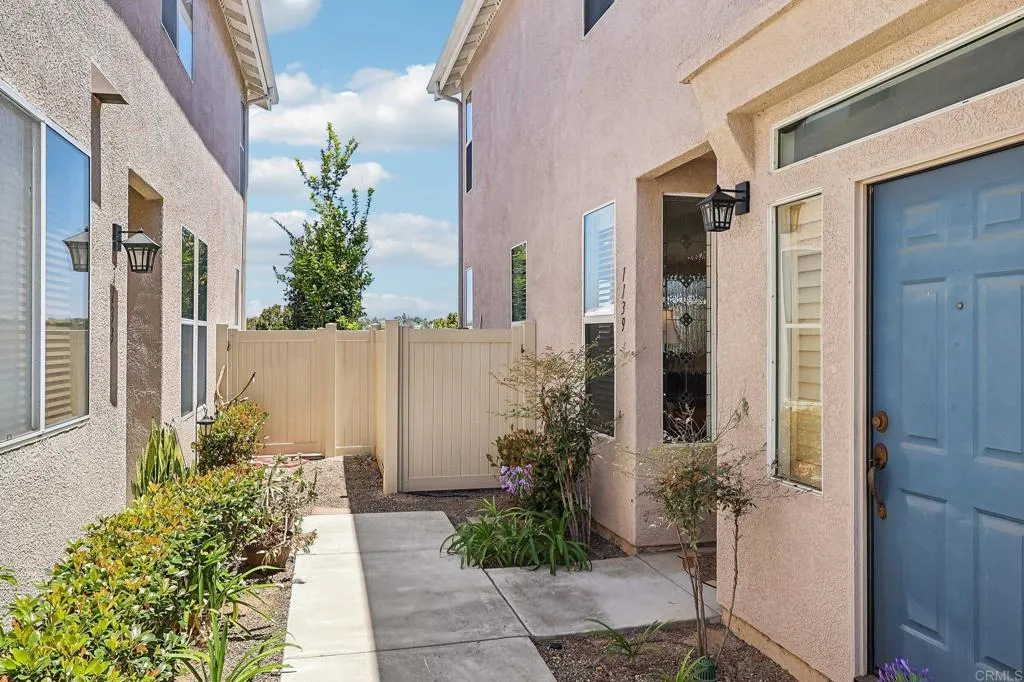https://cdn.realtyfeed.com/cdn/127/306740664/064cf9aa155d42535583899842123bc9.webp