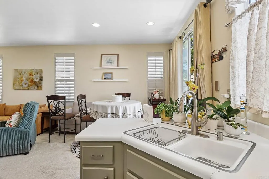 https://cdn.realtyfeed.com/cdn/127/306740664/b41084e1a6f634fcc3c09bf43bc5e559.webp