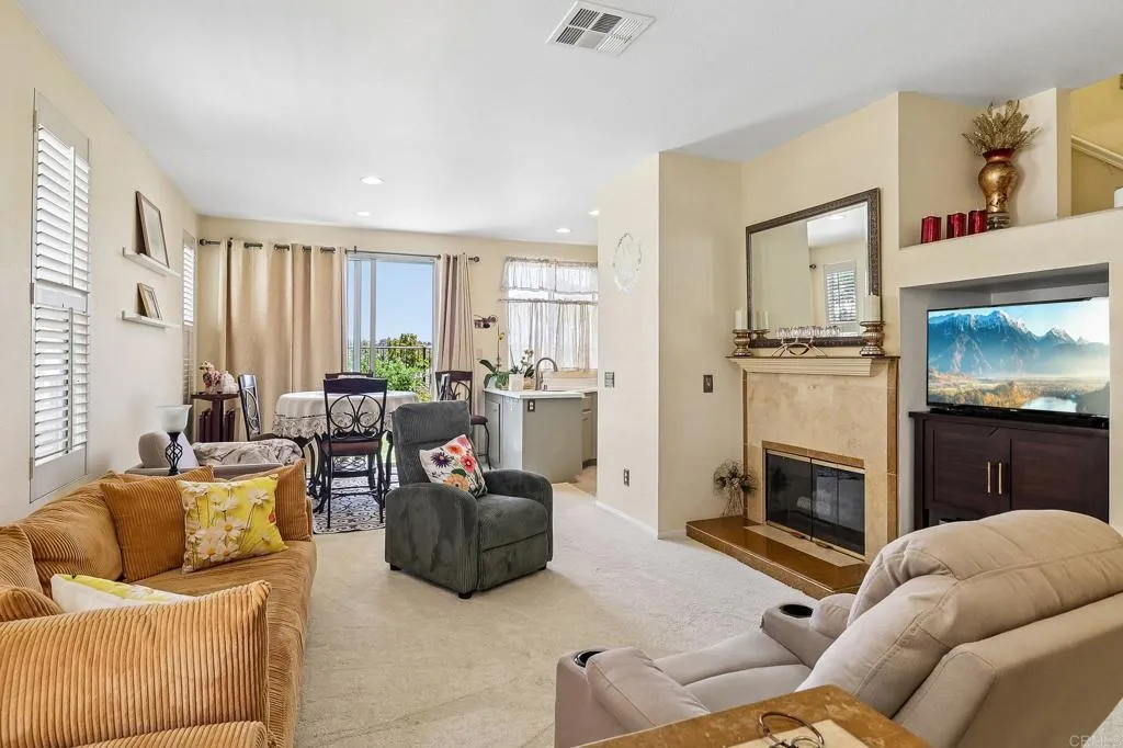 https://cdn.realtyfeed.com/cdn/127/306740664/f60f0b0eca144306ce3bed46f1373694.webp
