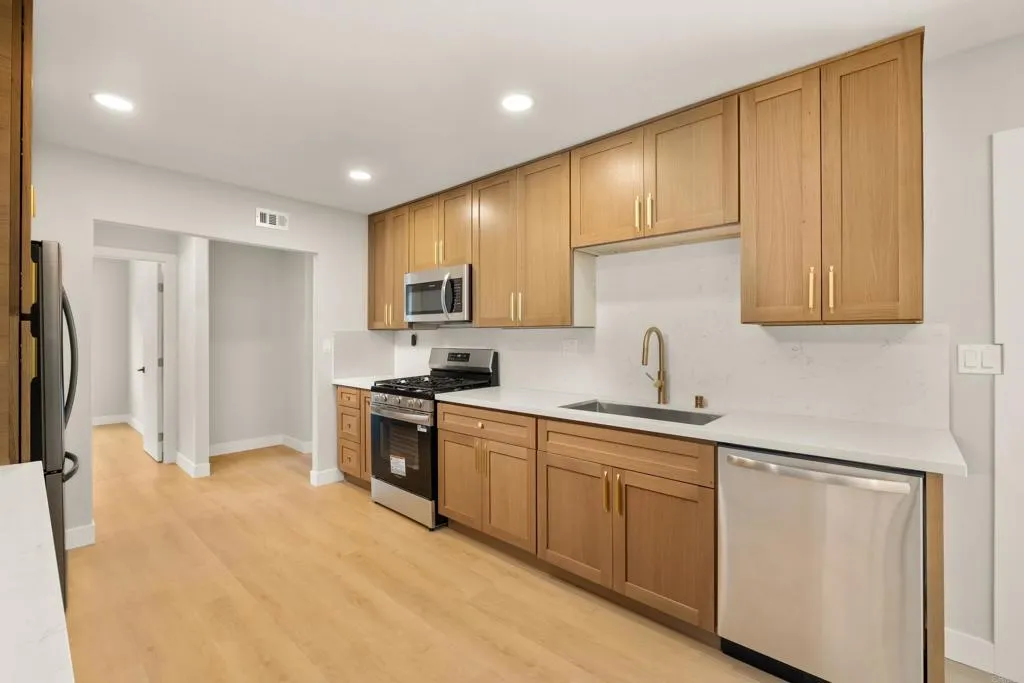 https://cdn.realtyfeed.com/cdn/127/306740707/078175b1588093fbb3b6cda0476f7dc6.webp