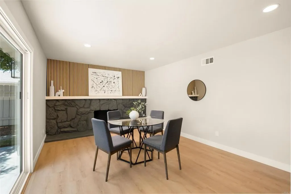 https://cdn.realtyfeed.com/cdn/127/306740707/099d9ac3a2a6b24a0efab443b1a0ce72.webp
