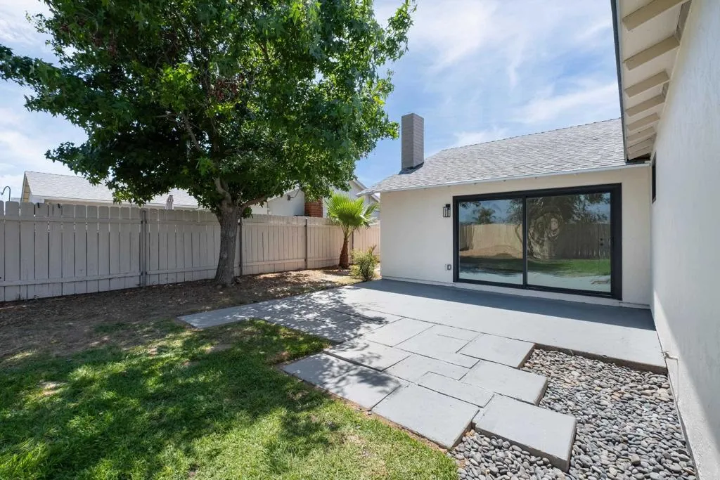 https://cdn.realtyfeed.com/cdn/127/306740707/9ff8dec2c4ca520637260ce50555862e.webp