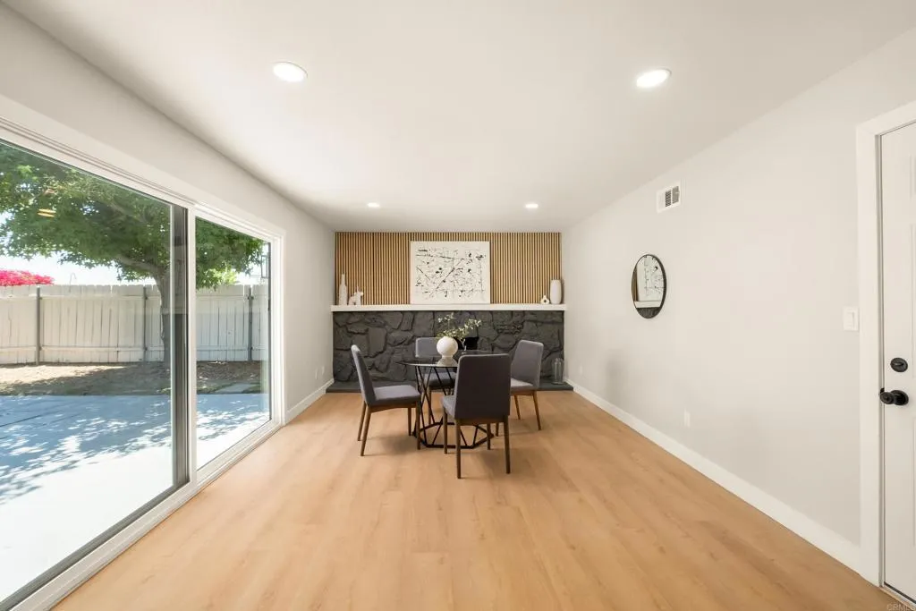 https://cdn.realtyfeed.com/cdn/127/306740707/e91cdabe839217b52e9c463a713c1829.webp