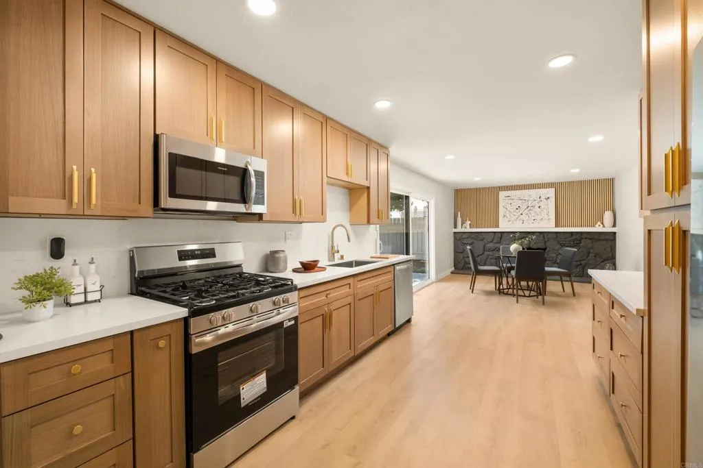 https://cdn.realtyfeed.com/cdn/127/306740707/ff449b08cee43ac1f9c69c12172d6db5.webp