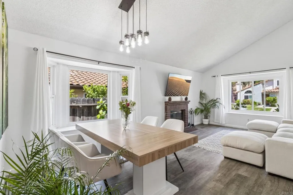 https://cdn.realtyfeed.com/cdn/127/306740714/42a7602ec0cd4c987fa582f93e6a3700.webp