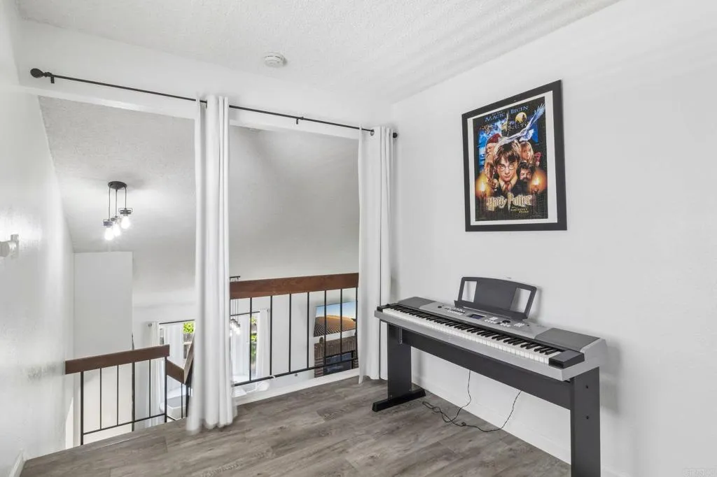 https://cdn.realtyfeed.com/cdn/127/306740714/8ae097a69d4f4b2ac0b47757e4336c25.webp