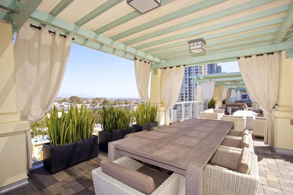 https://cdn.realtyfeed.com/cdn/127/306740725/2f3940a9d5d7bc02c46cecb8e87b26dd.webp